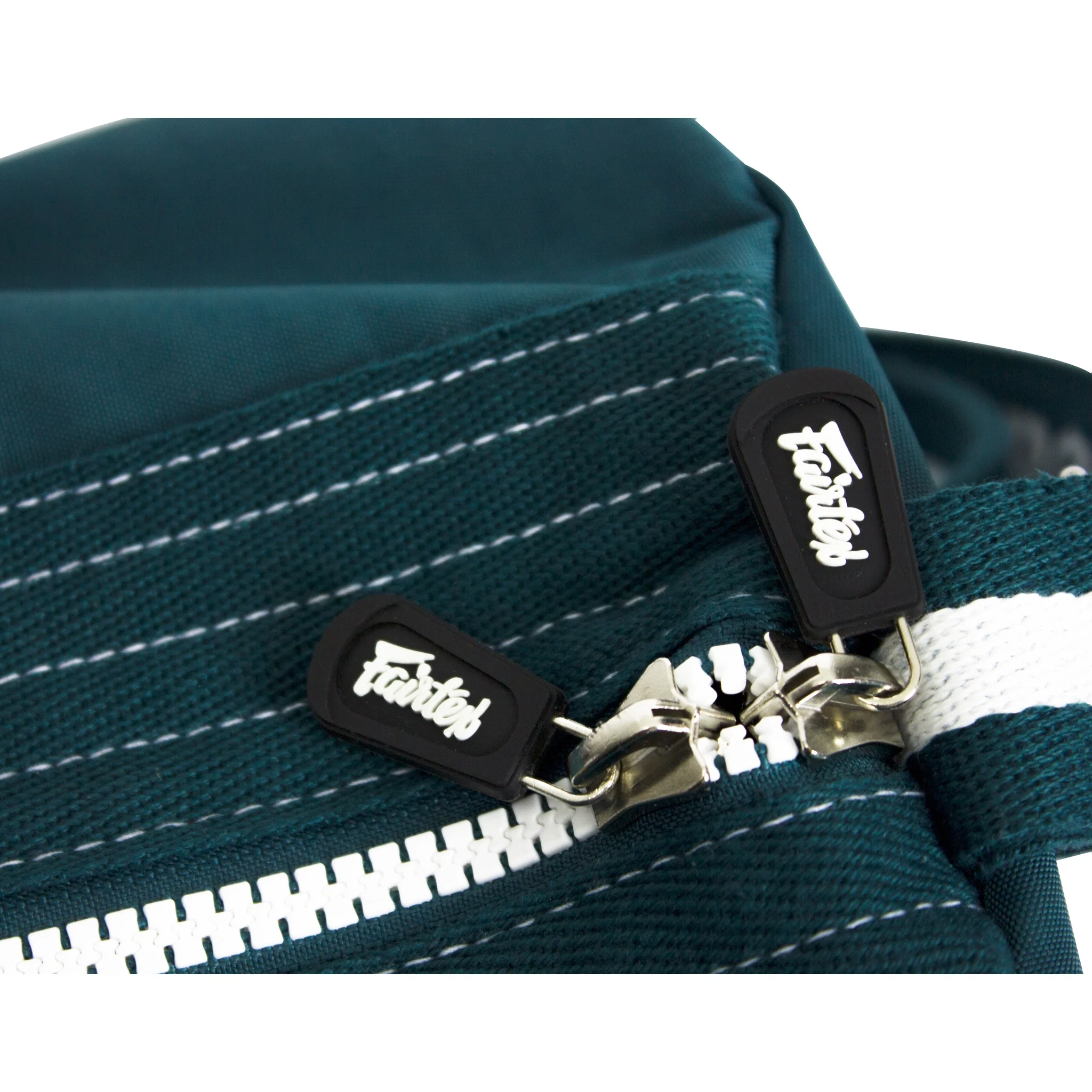 Fairtex BAG9 Retro Style Barrel Gym Bag - Image 3